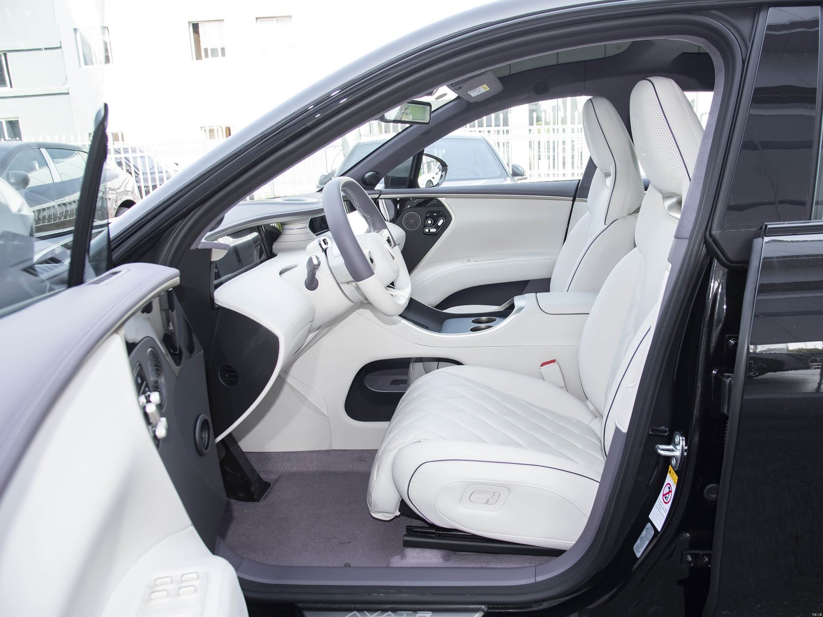 Avatr 11 — Interior