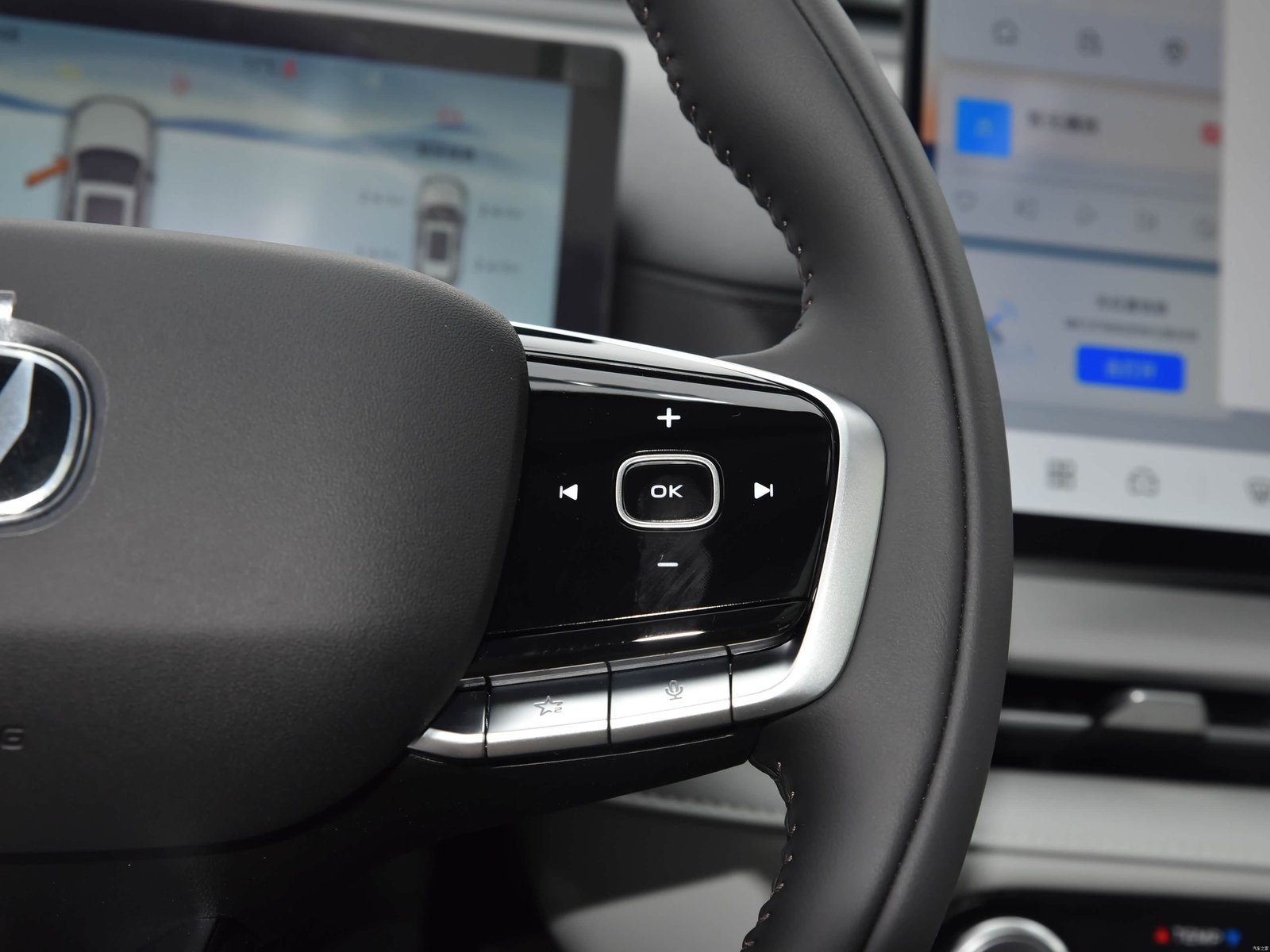 Changan CS75 family — Cockpit
