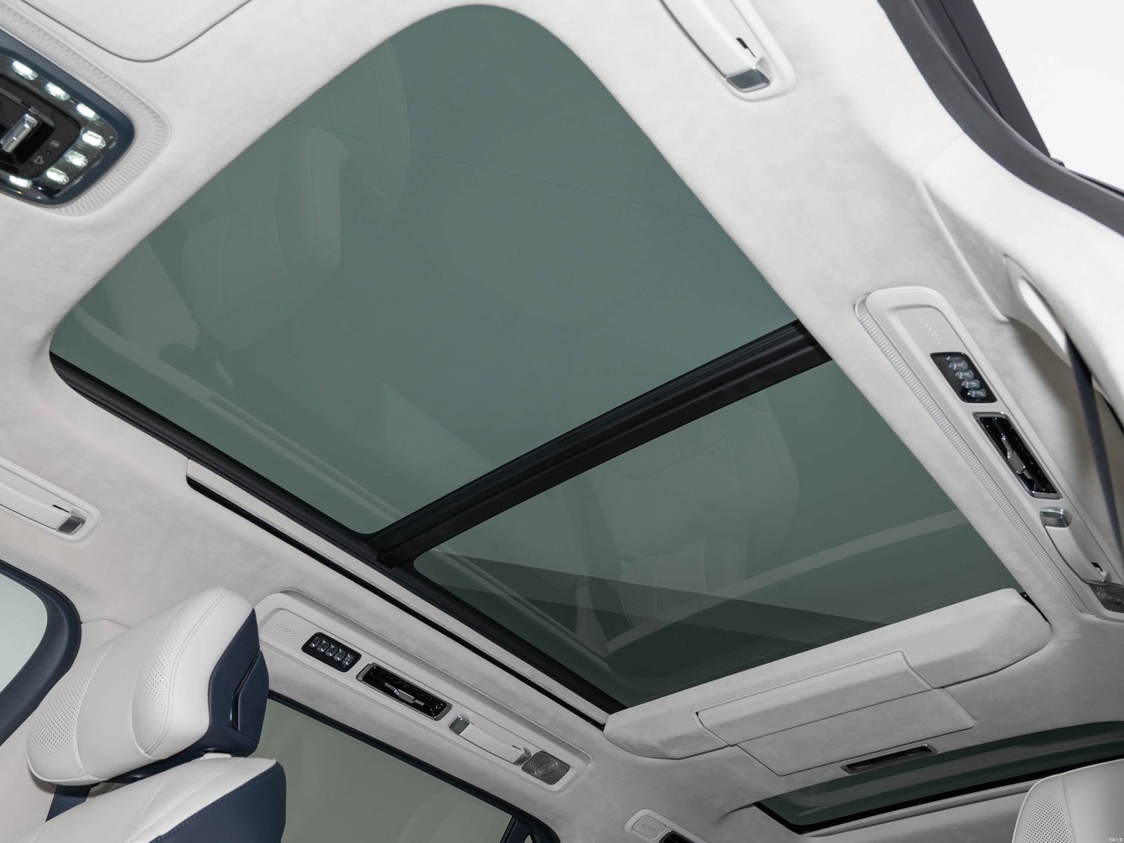 ZEEKR 9X — Interior
